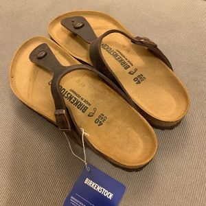 **NEW** Never been worn BIRKENSTOCK GIZEH